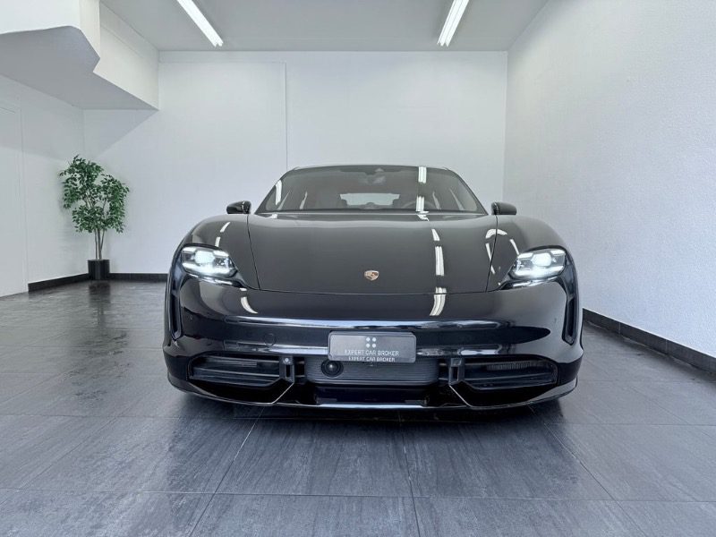 
								PORSCHE TAYCAN TURBO total									